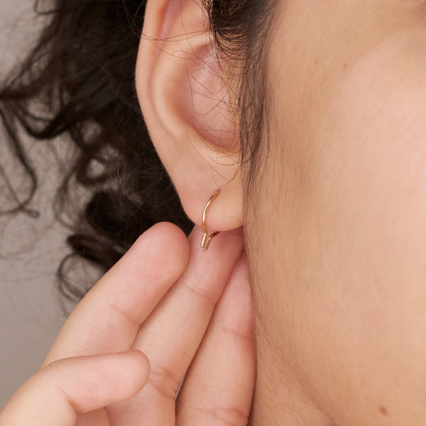 KAI THREADER HOOP EARRINGS