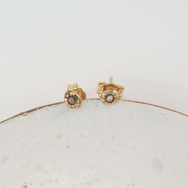A Pair of Daisy Small Flower Post Earrings