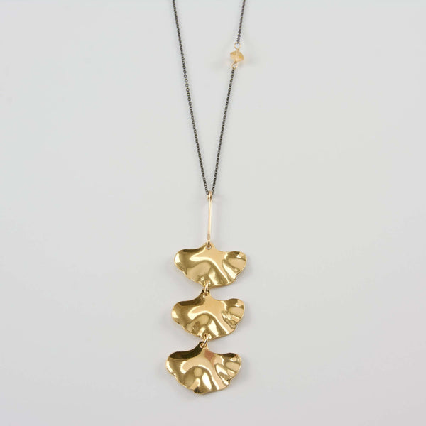An Adele Leaf Pendant Necklace