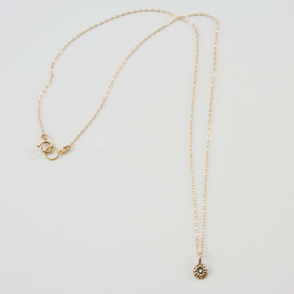 DELIA TINY FLOWER PENDANT NECKLACE