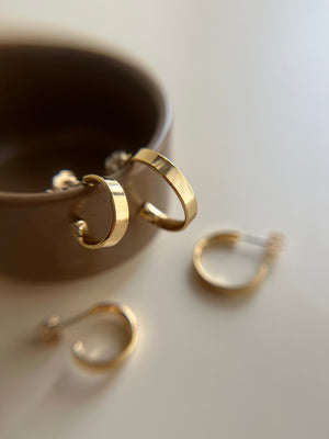 The Art of Earring Design – Timeless Styles and Modern Trends