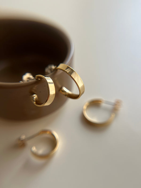 The Art of Earring Design – Timeless Styles and Modern Trends