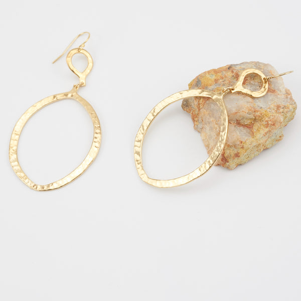 RAYA HAMMERED HOOP EARRINGS