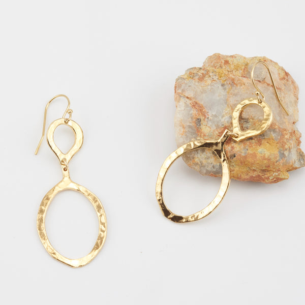 RAYA HAMMERED HOOP EARRINGS