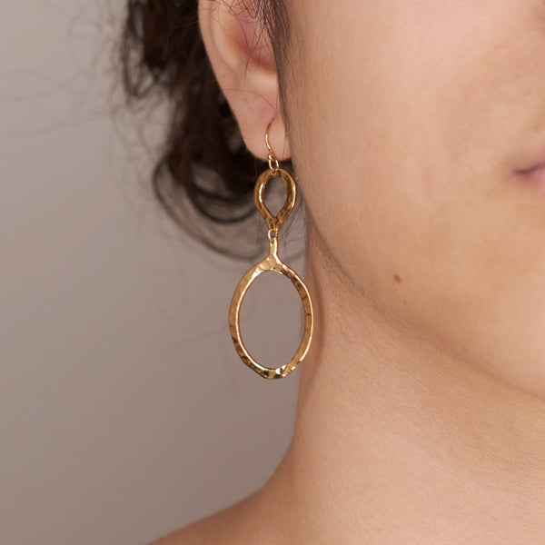 RAYA HAMMERED HOOP EARRINGS
