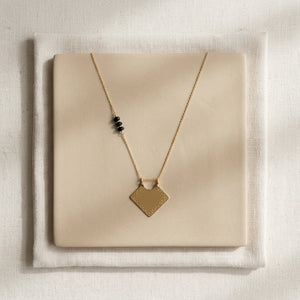 DAYA PENDANT NECKLACE
