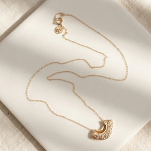 NETAL PENDANT NECKLACE