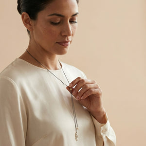 MARTI PEARLS LARIAT NECKLACE
