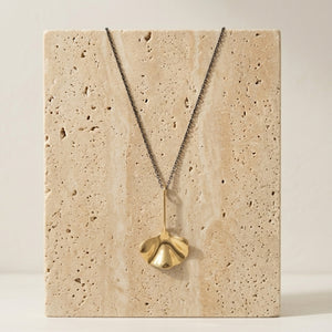 KRISTY LEAF PENDANT NECKLACE