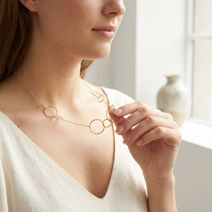 TOGETHER CIRCLES MOTIF NECKLACE