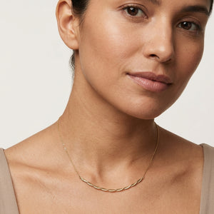 LAURA TWIST BAR PENDANT NECKLACE