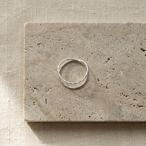 DOUBLE HAMMERED HOOP RING
