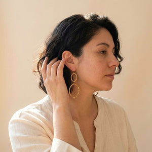 TENA HAMMERED DANGLE EARRINGS