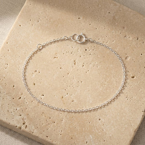 SIMPLE CHAIN BRACELET