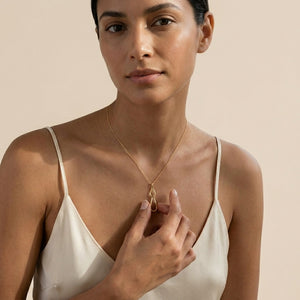 AMAIA PENDANT NECKLACE