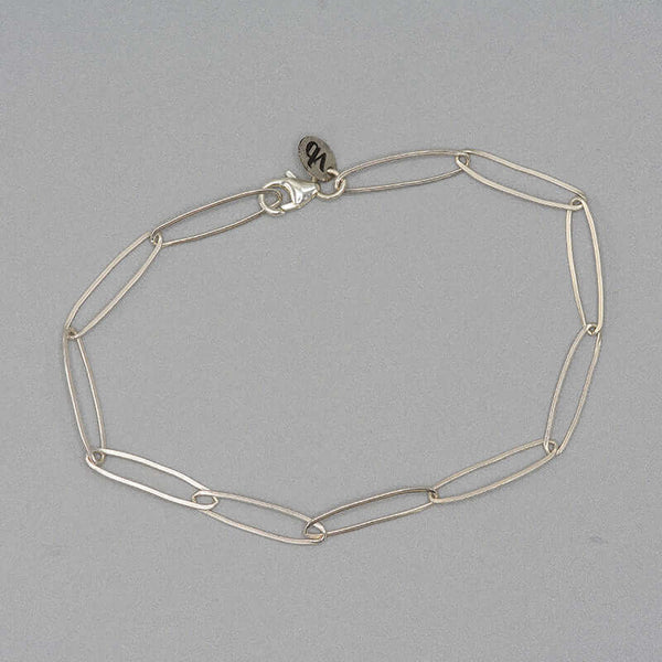 Bracelet of elongated silver links.