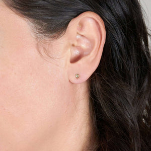 DAISY SMALL Flower Post Earrings