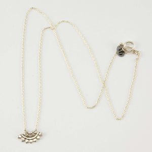 AMILIA FLORAL FAN NECKLACE